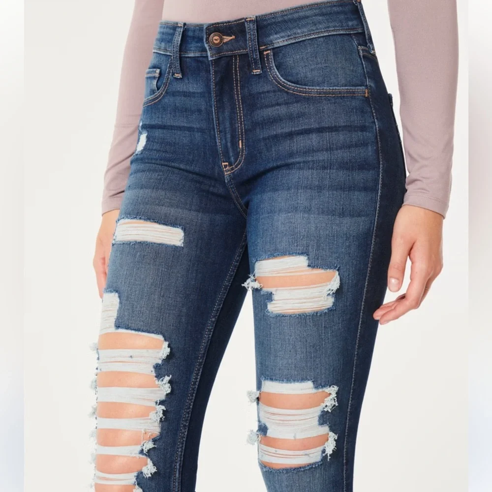HOLLISTER | Dark Wash Ripped Jeans - Picture 1 of 6